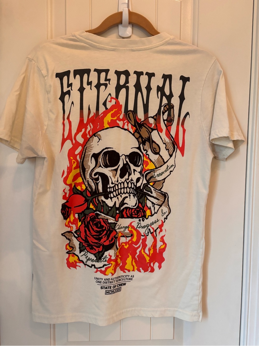 State of crew Graphic Skull Short-Sleeve T-Shirt Mens small